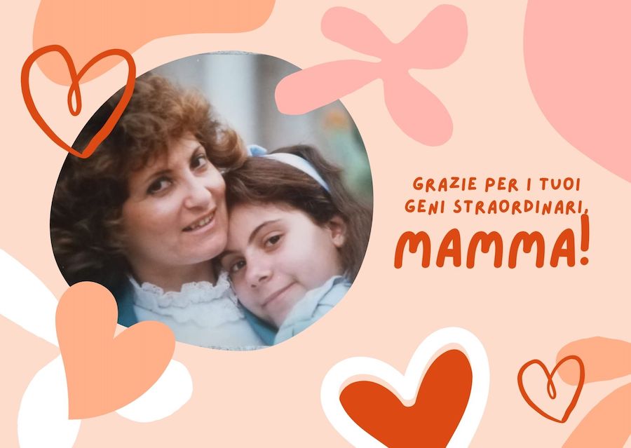 Bigliettino per la festa della mamma: ritrae me e la mia mamma qualche anno fa con cuori colorati